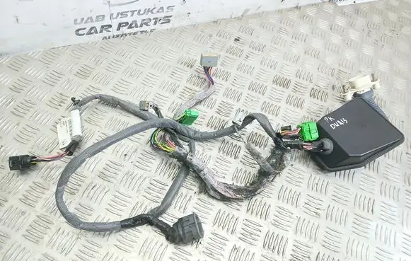 Volvo XC70 Front door wiring loom 8622440