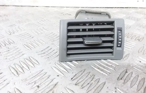 Audi A4 S4 B7 8E 8H Dashboard side air vent grill/cover trim 8E0820901F