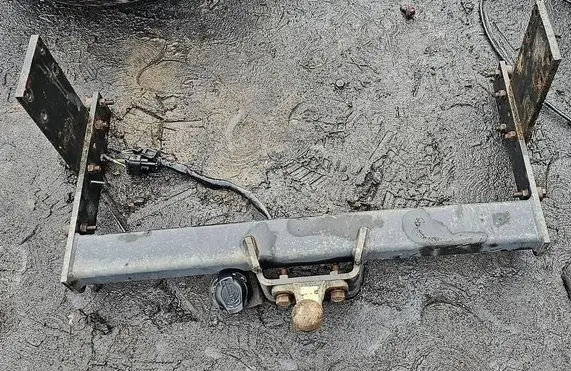 Volkswagen Crafter Tow bar brak
