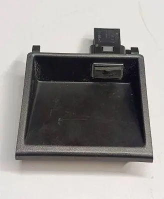 Volvo V40 USB socket connector 31306768 31307313 8M5T-19A164-VA