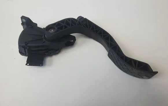 Volkswagen PASSAT B5.5 Accelerator throttle pedal 8D1723523N 6PV00837602