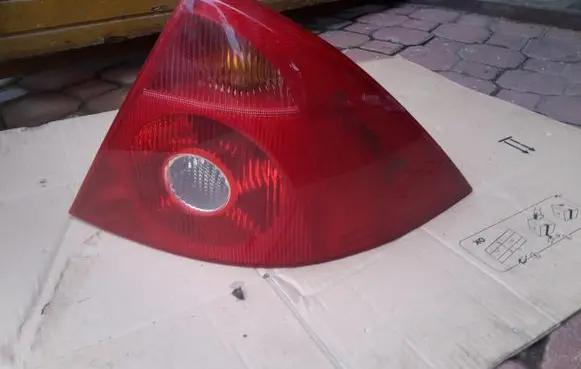 Ford Mondeo Mk III Rear/tail lights