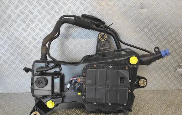 Opel Combo E AdBlue liquid reservoir 9817601880 P1012340