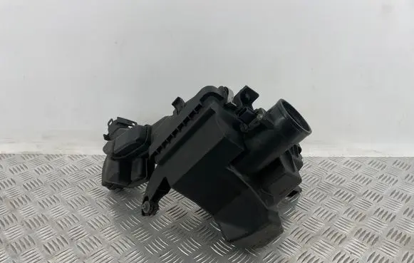 Nissan X-Trail T32 Air filter box BD704