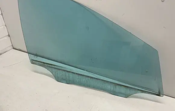 Mercedes-Benz R W251 Front door window glass four-door