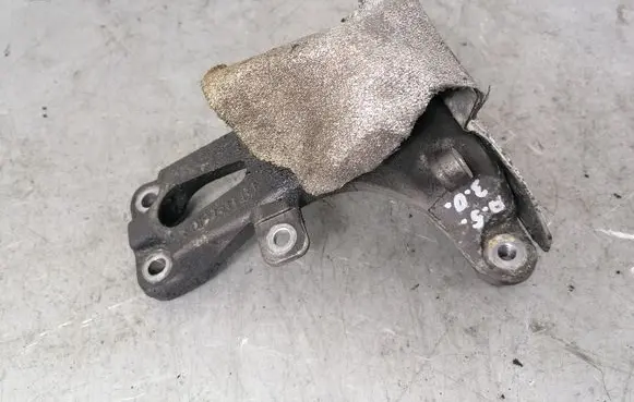 Audi A5 8T 8F Engine mounting bracket 8K0199308BE