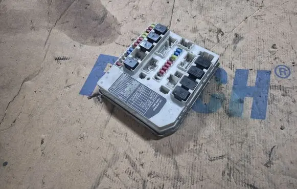 Nissan Micra Fuse module 284B7AX620