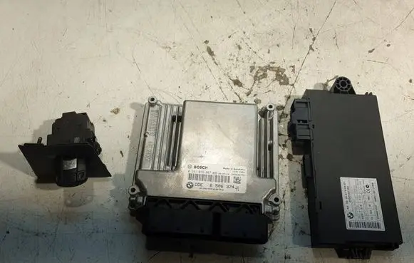 BMW 3 E90 E91 Engine ECU kit and lock set 8506374 0281016067 030456095