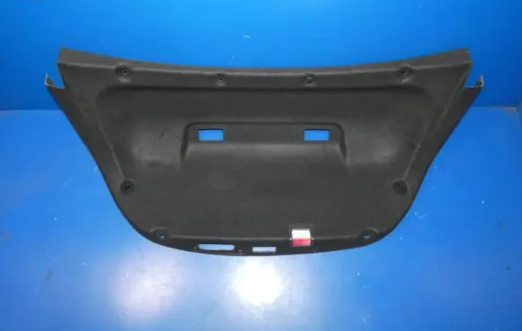 Mercedes-Benz C W205 Tailgate/trunk upper cover trim 