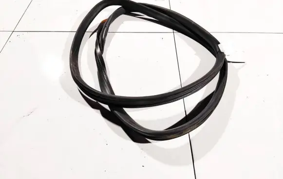 Audi A4 S4 B5 8D Rubber seal front coupe door 