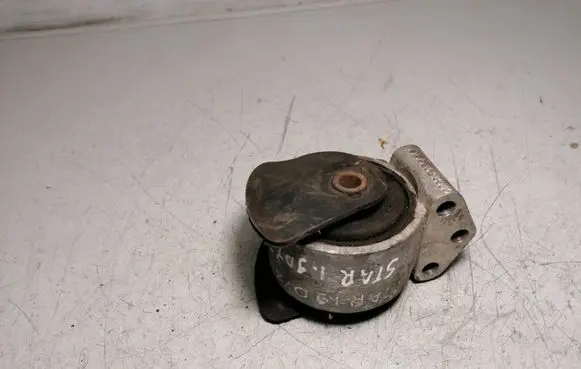 Mitsubishi Space Star Engine mount bracket 3318040