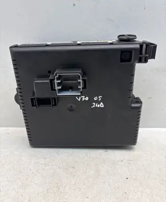 Volvo V70 Fuse module 8676391 12217799 05W155