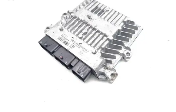 Ford Focus Engine control unit/module 7M5112A650ASC