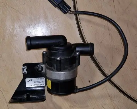Volvo V70 Electric auxiliary coolant/water pump 30780323 6G9N8564AF