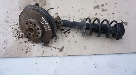 Volvo XC40 Front wheel hub spindle knuckle