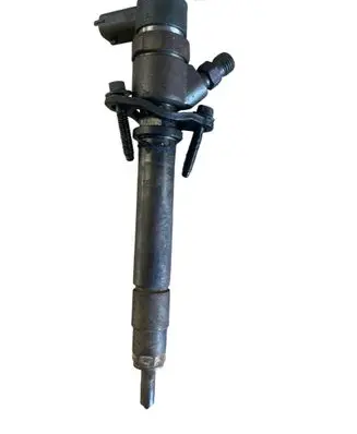 Volvo V70 Fuel injector 8658352