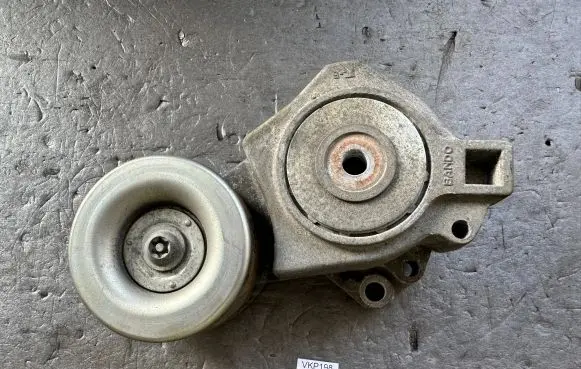 Mitsubishi Pajero Alternator belt tensioner pulley MD367192