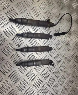 Volkswagen PASSAT B5 Fuel injectors set 028130201T