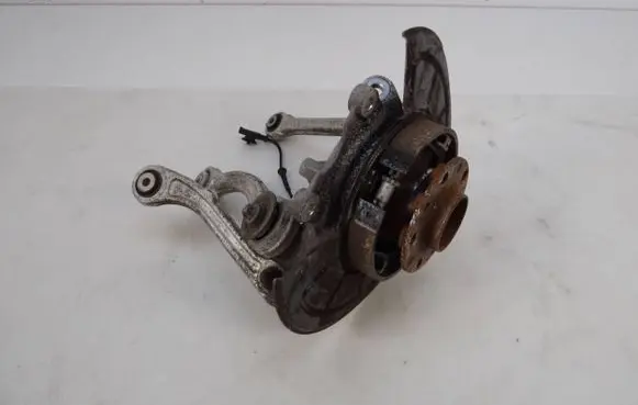 Maserati Ghibli Rear wheel hub spindle/knuckle 670305604