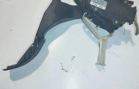 Volkswagen Golf IV Accelerator throttle pedal 6PV00777001