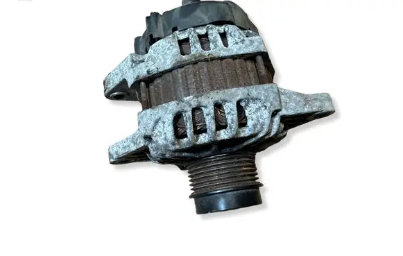 Hyundai i30 Generator/alternator 373002B700 2610164 135V90A