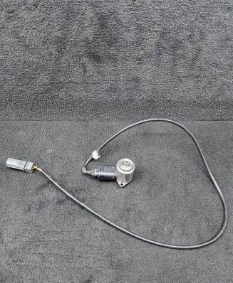 Audi A8 S8 D3 4E Hydraulic servotronic pressure valve 4E1998317
