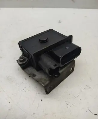BMW 1 E81 E87 Glow plug pre-heat relay E2110022367
