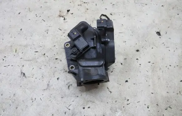 Nissan Qashqai Throttle valve KRIS235789