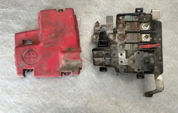 Renault Master III Battery relay fuse 241367599R