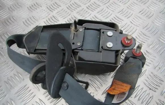 Hyundai Sonata Rear seatbelt