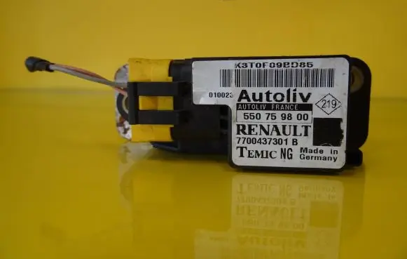 Renault Scenic I Airbag deployment crash/impact sensor 7700437301B