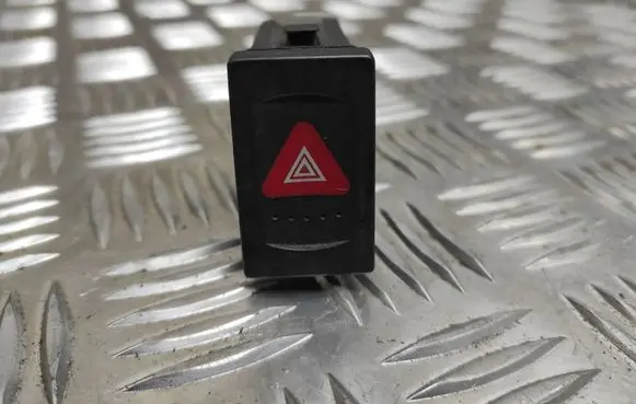 Volkswagen PASSAT B5 Hazard light switch 3B0953235B