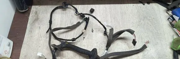 Renault Megane III Front door wiring loom 241242679R