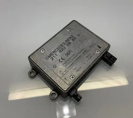 Mercedes-Benz ML AMG W164 Aerial antenna amplifier 2118200885 A2118200885