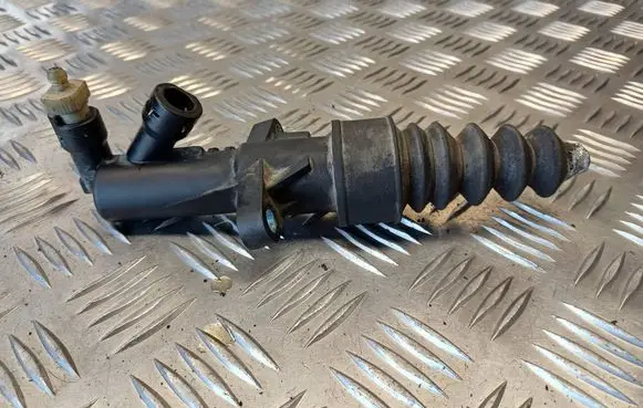 Peugeot 207 Clutch slave cylinder 9683039680