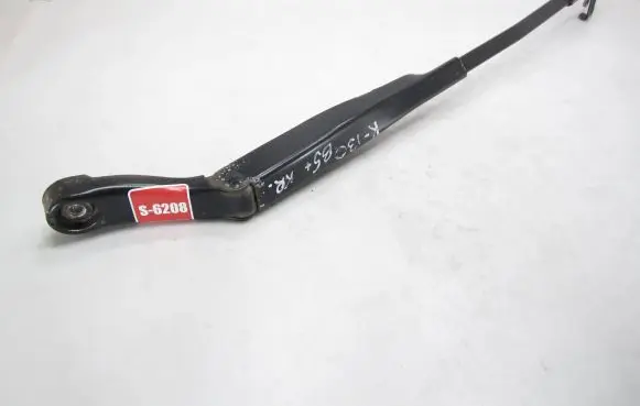 Front wiper blade arm