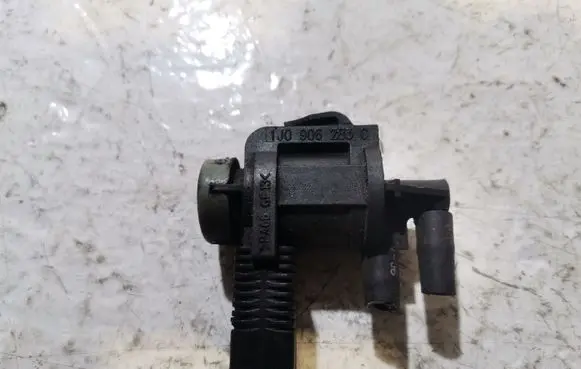 Audi A6 S6 C6 4F Vacuum valve 1J0906283C