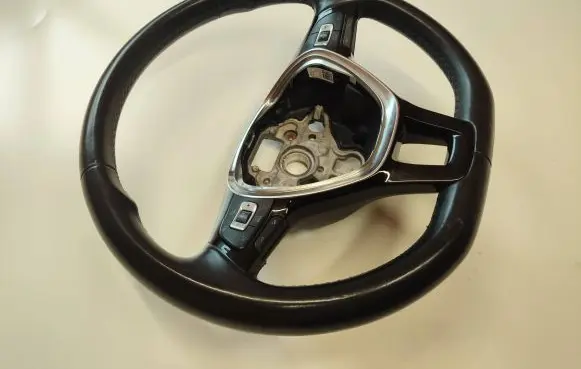 Nissan Leaf I (ZE0) Steering wheel 6198400