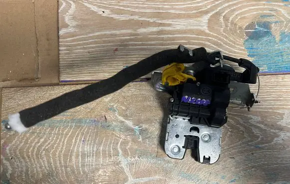 Skoda Kodiaq Tailgate/trunk/boot lock/catch/latch 4M0827506D A102523 0824461803