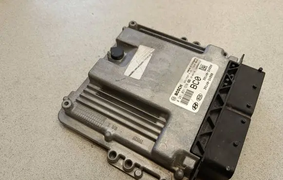 KIA Rio Engine control unit/module EDC17C57 391402ABB0 0281031578
