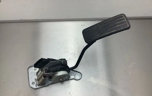Subaru Legacy Accelerator throttle pedal 36010AG060