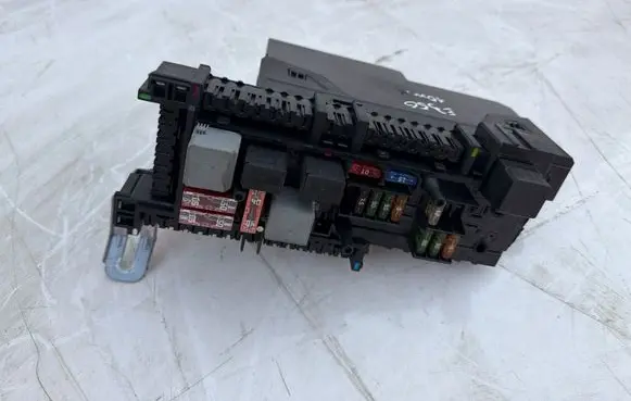 Mercedes-Benz E W212 SAM control unit 2129060005