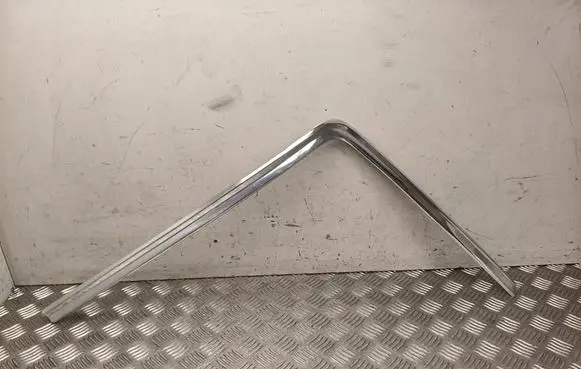 Mercedes-Benz 250 280 W108 Rear door window/glass frame