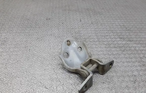Mitsubishi Pajero Sport I Front door upper hinge