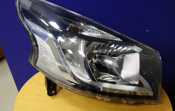 Renault Trafic III (X82) Headlights/headlamps set 260108047R 0114100200833280 1EE01141002