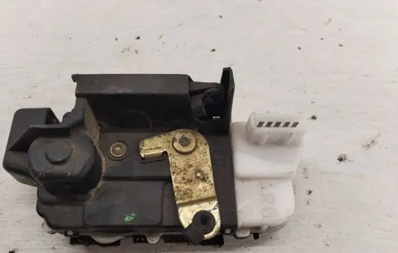 Peugeot 607 Rear door lock