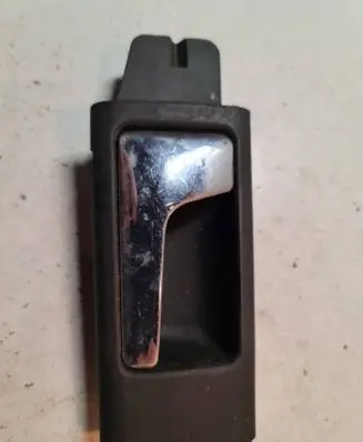 Audi A6 S6 C4 4A Front door interior handle 4A0837019B