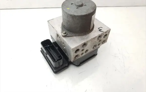 Ford Mondeo MK IV ABS Pump 8G91-2C405-AA