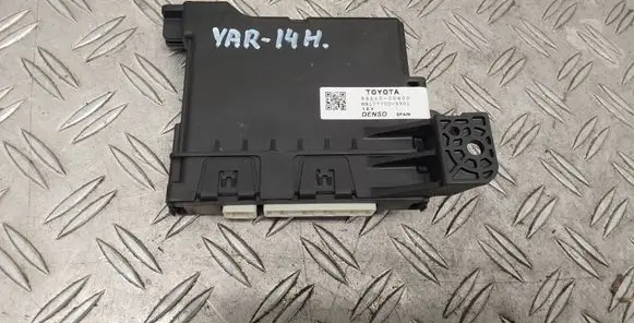 Toyota Yaris Climate control unit 886500D400
