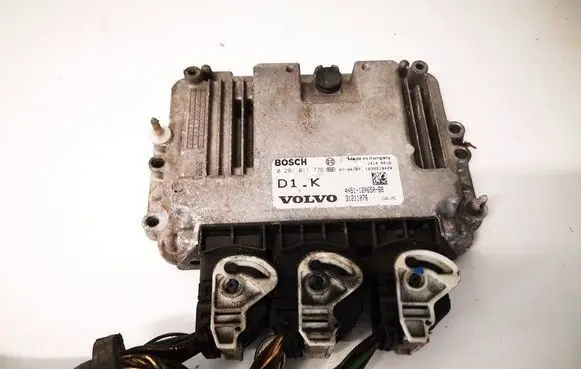 Volvo C30 Engine control unit/module 31211076